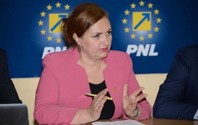 O senatoare PNL ar fi votat împotriva guvernului Orban. Carmen Hărău neagă că a susținut moțiunea