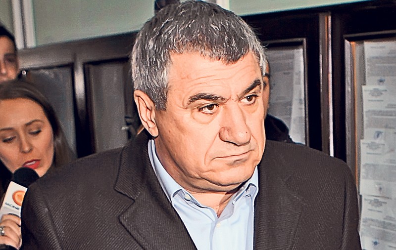 EXCLUSIV/Victor Becali a lăsat frigiderul plin cu mâncare colegilor de celulă! A ieșit de la ”Jilava” cu un rucsac