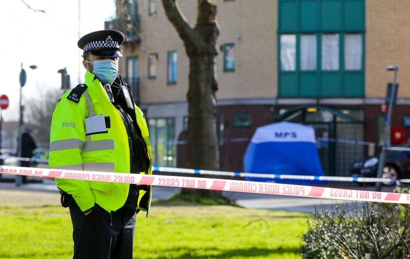 Un critic al Kremlinului, cu azil politic în Marea Britanie, a fost strangulat în 2018, spune un legist britanic