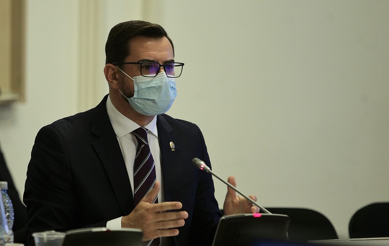 Pressone: Noul ministru al Agriculturii, un fost ofițer de informații al „Doi și-un sfert”