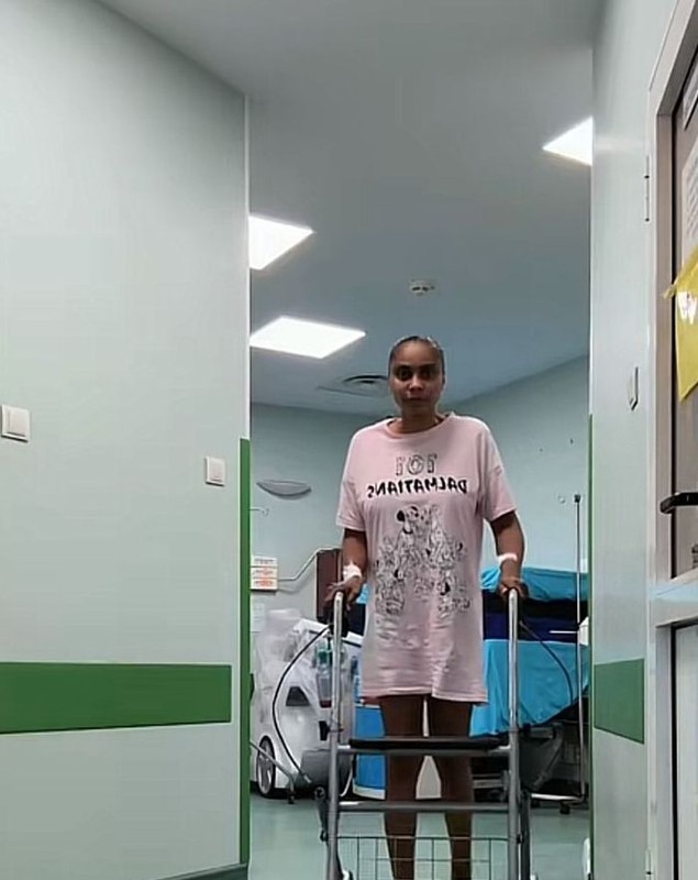 Laurette a ajuns din nou la spital după ce starea ei s-a agravat. „Am nevoie de rugăciunile voastre. Acest coșmar nu se mai termină”
