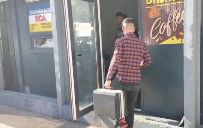 Un hoț care a dat spargere la automatul din curtea Poliţiei Galaţi era chiar proprietarul chioşcului. Ce l-a dat de gol
