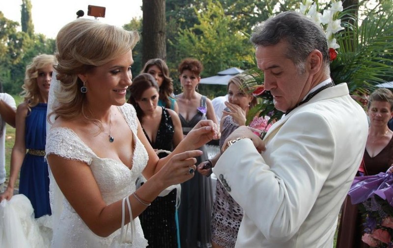 Nașul Gigi Becali a criticat-o pe fina Gabriela Firea: ”A greșit. Săraca, asta nu înțelege ea. A stat lângă cel mai mare criminal pe care l-a avut țara asta”