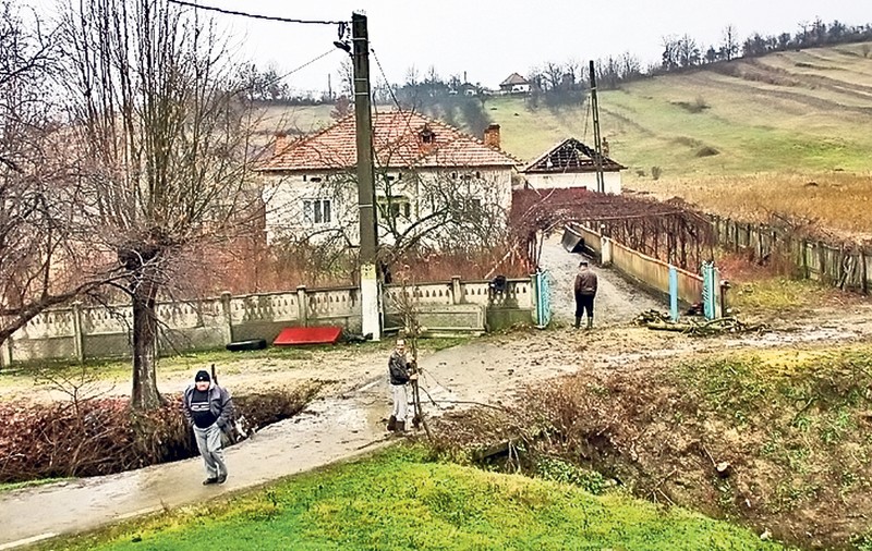 Apa, un lux la mare... așteptare! 3 orașe și 811 comune nu au rețea de apă curentă