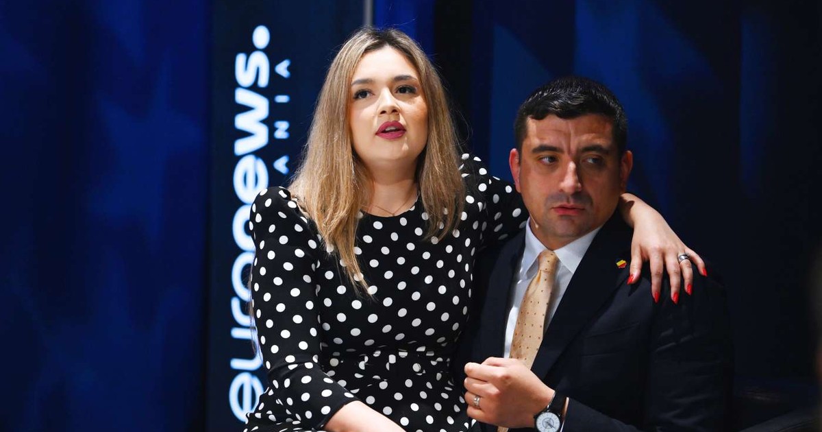 George Simion (38 de ani) și Ilinca (27 de ani), surprinși aici la o dezbatere organizată de Euronews România, s-au căsătorit în august 2022