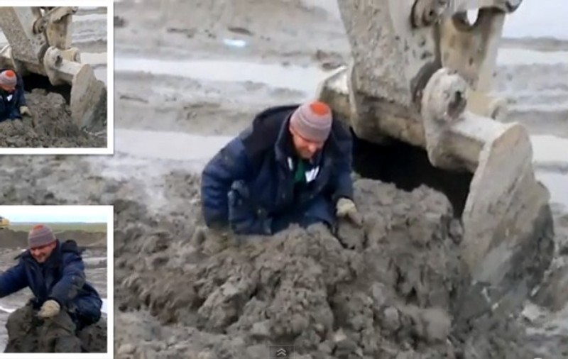 Cea mai tare MISIUNE de SALVARE! Uite cum l-au scos din NOROI, cu EXCAVATORUL! Putea să moară dacă șoferul nu știa meserie! VIDEO