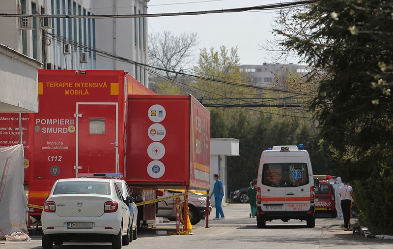 Spitalele Victor Babeș și Sf. Ioan din București au refuzat TIR-urile ATI pentru COVID. „Nu sunt fezabile pe perioade mai mari”