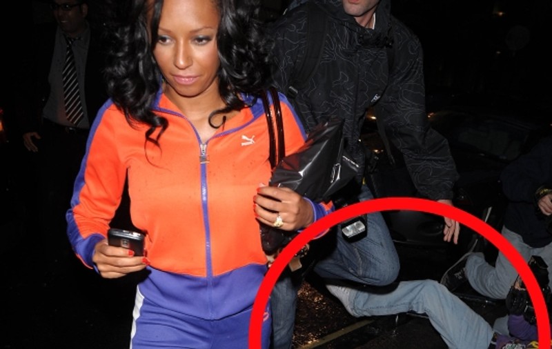 Mel B a pus paparazzii la pământ. La propriu!
