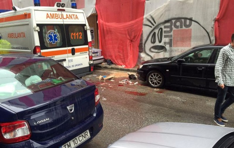 Reglare de conturi în Timișoara! Un interlop a fost înjunghiat în plină stradă, în miezul zilei!