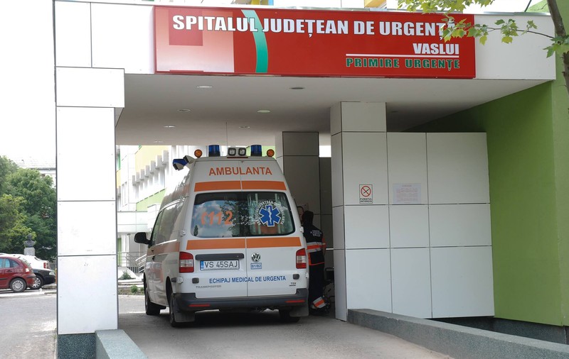 O tânără de 26 de ani, diagnosticată cu ocluzie intestinală, a murit după ce mama a refuzat să fie operată. Medicii nu s-au opus