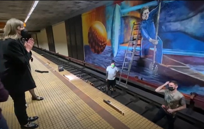 Ivan Patzaichin, omagiat la metrou printr-un graffiti uriaș. Ultima tușă a fost dată în prezența fiicei: „E fascinant ceea ce faceți”