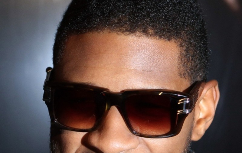Usher îşi caută iubită  - vrea o femeie inteligentă
