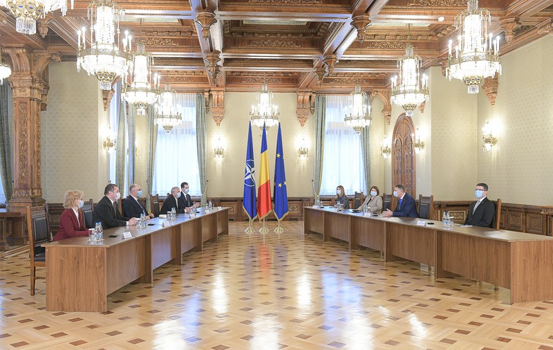 Președintele Iohannis a încheiat consultările cu partidele pentru formarea guvernului. Rafila, Cîțu și Cioloș, propuneri de premier