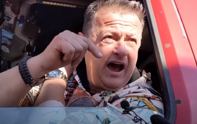 Un șofer de origine română care ia parte la protestul din Ottawa îl compară cu Revoluția din 1989: „Voi pleca ultimul de aici!”