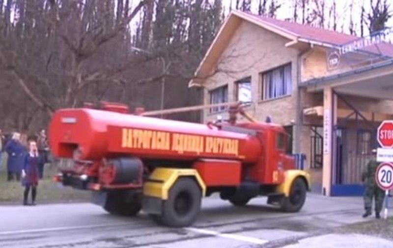 Explozie în Serbia la un depozit de muniții al armatei. Cel puțin un mort și trei dispăruți