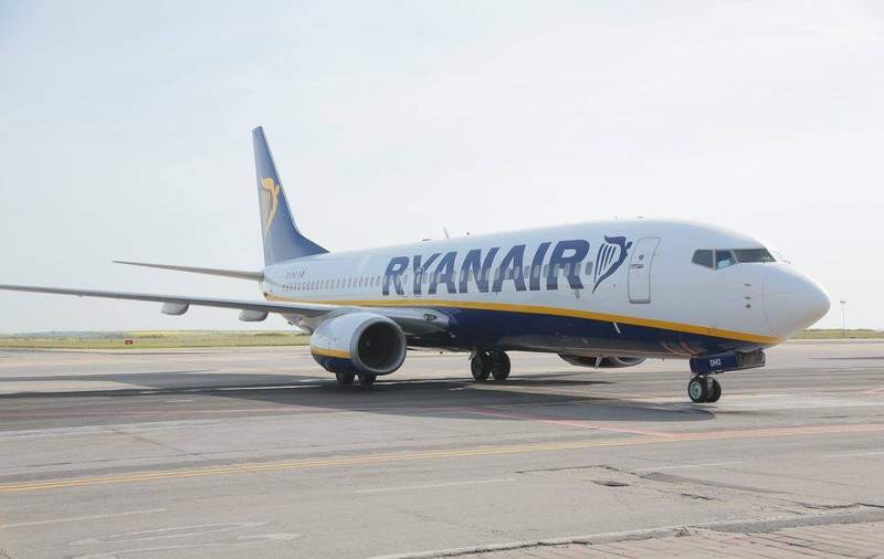 Peste 100 de bulgari, blocați de luni seară pe Aeroportul Internațional Timișoara. Premierul Bulgariei le trimite un avion