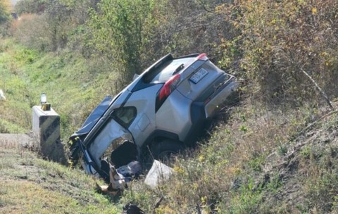 Sfârșit tragic pentru o femeie, în județul Vaslui. Mașina în care se afla s-a izbit violent de un cap de pod