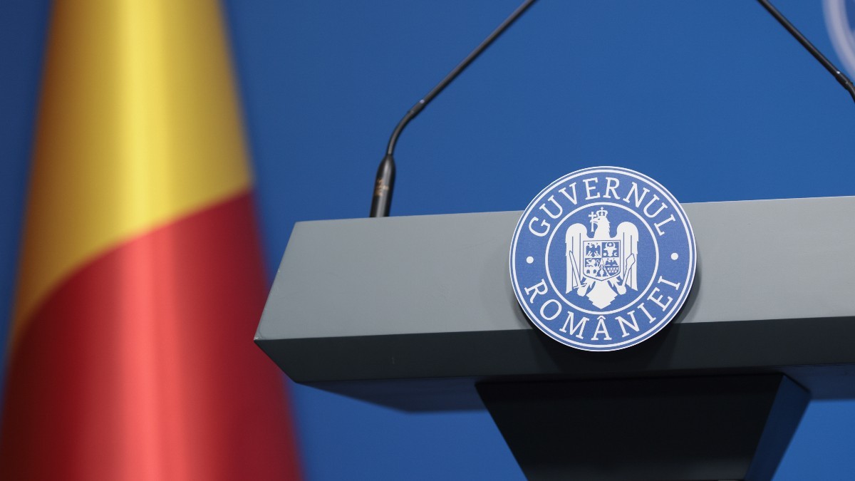 Guvernul a decis, joi, să reducă dimensiunile Ministerului Economiei, Digitalizării, Antreprenoriatului şi Turismului prin desfiinţarea a 109 posturi vacante şi micşorarea numărului funcţiilor de conducere de la 80 la 48. Sursă foto Shutterstock