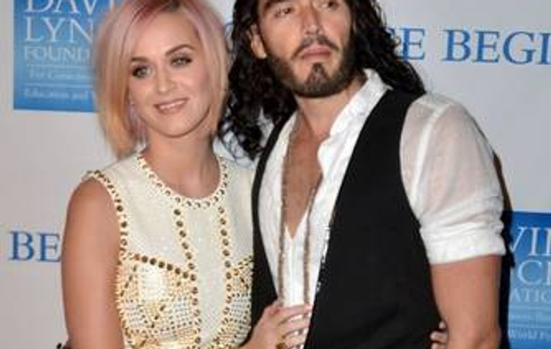 Russell Brand divorţeză de Katy Perry