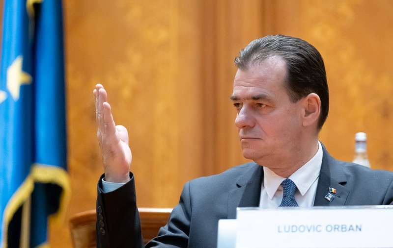 UPDATE | Moţiunea de cenzură va fi dezbătută şi supusă la vot miercuri, de la ora 12.00