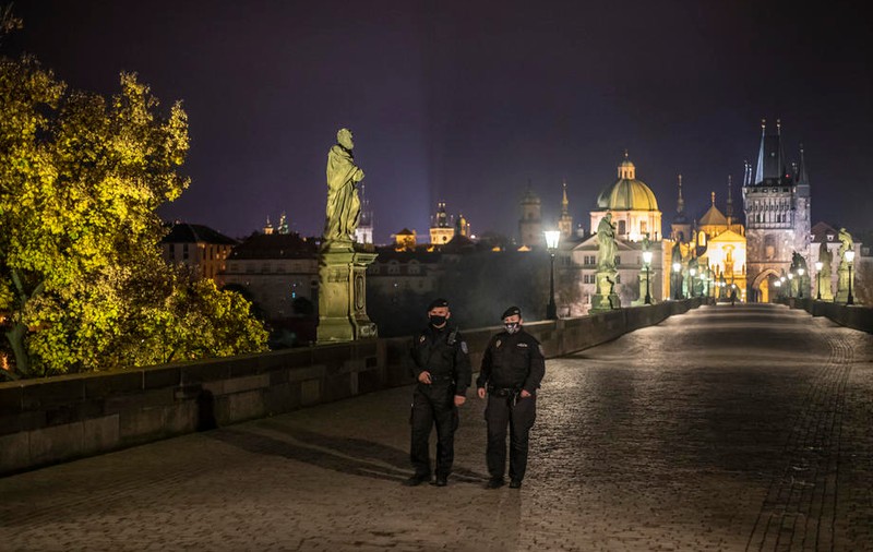 Restricții pentru românii care merg în Cehia. Nu mai sunt permise călătoriile în scop turistic sau de vizită