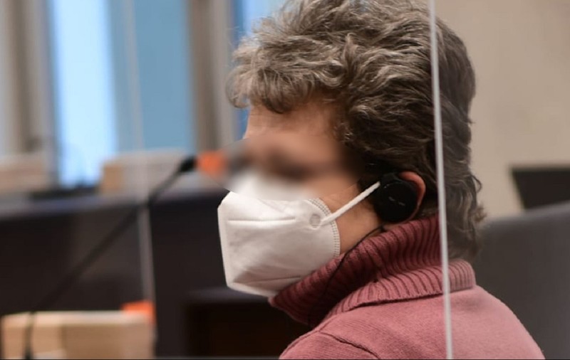 O româncă a mușcat-o de gât pe bătrâna pe care o îngrijea, în Germania: „Mama era întinsă pe pat, plină de sânge!”