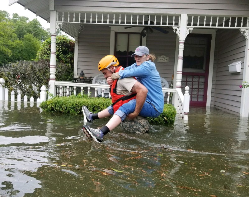 FOTO | Uraganul Harvey crește din nou în intensitate și ar putea lovi a doua oară Houston. Nouă persoane și-au pierdut viața