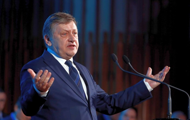 Reacția lui Crin Antonescu, întrebat dacă Ilie Bolojan va candida la președinție după demisia lui Klaus Iohannis