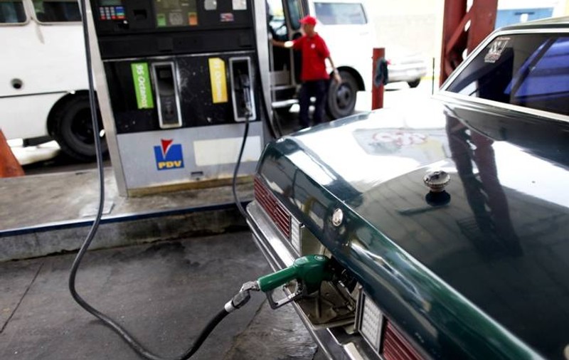 Rompetrol a majorat preţul benzinei cu 0,14 lei pe litru