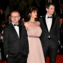 Corneliu Porumboiu (stânga), actrița Catrinel Marlon (centru) și actorul Sabin Tambrea (dreapta)