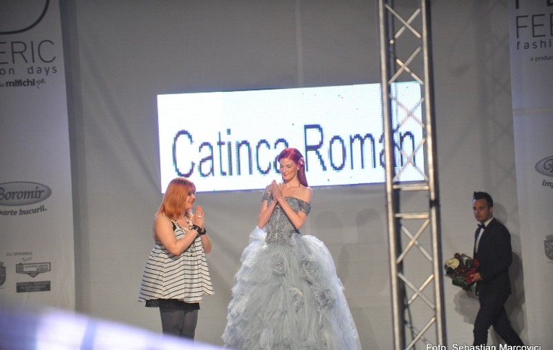 Fără iubit îi merge mai bine! Catinca Roman şi-a vândut toate rochiile de 1.000 de euro