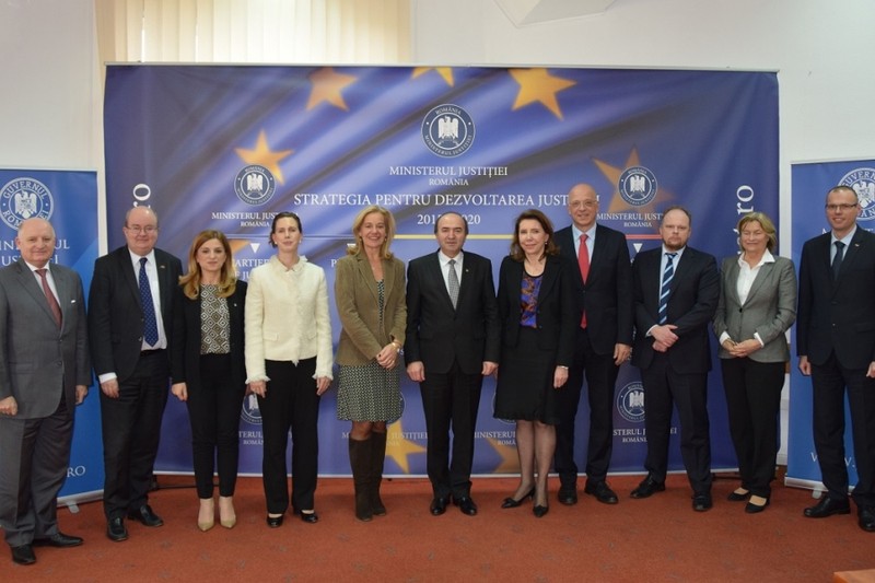 Ministrul Justiției, întâlnire cu zece diplomați străini. Foto: Ministerul Justiției