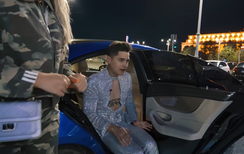 Selly, apariție neașteptată în centrul Bucureștiului. „Doamne, ce am ajuns să fac pentru vizualizări”