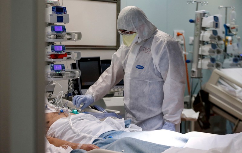 Medic ATI întrebat dacă sunt sinceri cu pacienții COVID în stare gravă: ”Noi anunțăm pacienții care sunt conștienți”