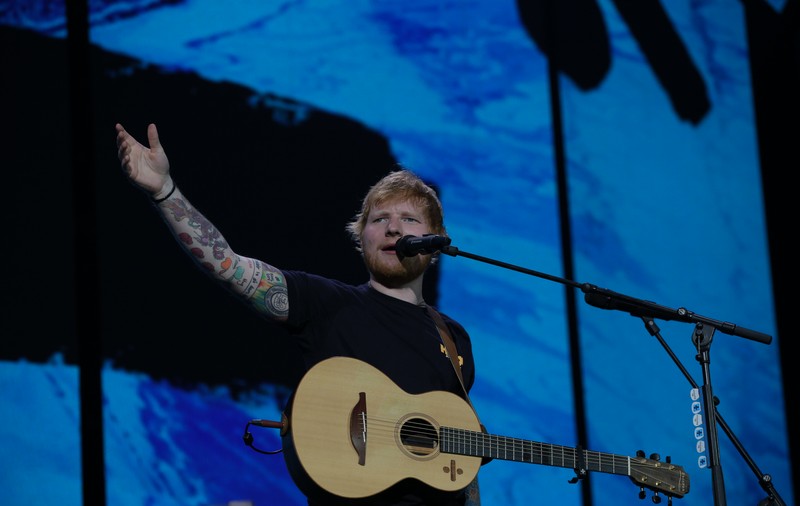 FOTO&VIDEO | Ed Sheeran, concert excepțional la București. Artistul a ieșit pe scenă în tricoul Naționalei de fotbal a României