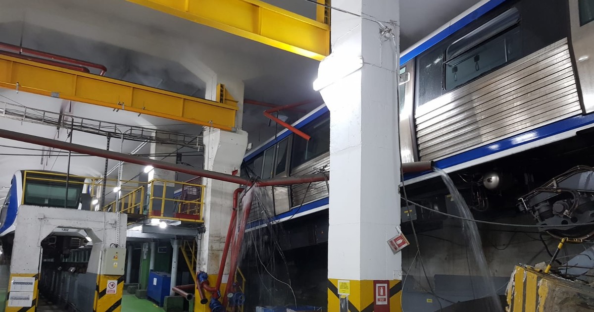 Un metrou a sărit de pe șine la stația Berceni