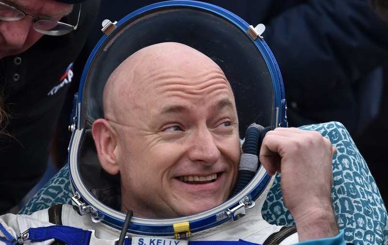 Un astronaut american returnează Rusiei medalia primită. „Să o dați unei mame ruse al cărei fiu a murit în acest război nedrept”
