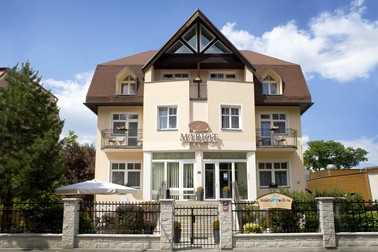 Hotelul familiei Uhrin