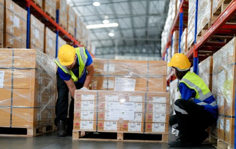 O companie franceză caută 2.800 de angajați, cu salarii de la 2.300 de euro și contracte permanente