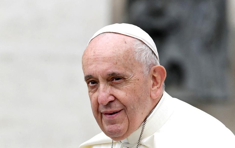 Papa Francisc s-a rugat pentru jurnaliştii care ajută oamenii să nu se simtă izolaţi