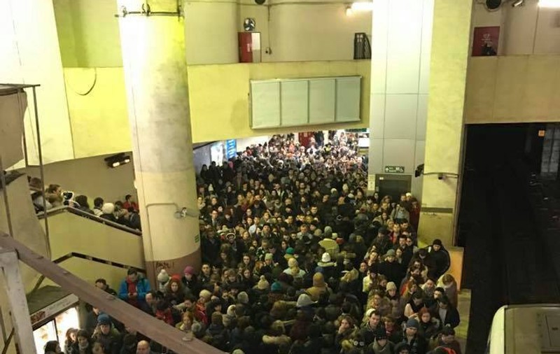 Aglomerație la metrou din cauza zăpezii. Ce spune ISU despre situațiile de urgență / FOTO