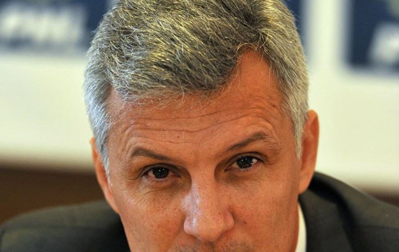 Audierea lui Mugur Isărescu s-a lăsat cu șicanări între senatori, dar și față de guvernatorul BNR