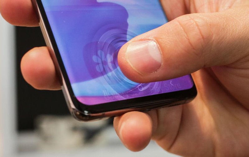 Samsung S10 și Note 10 pot fi deblocate cu orice amprentă. Compania le cere utilizatorilor să ia măsuri urgente