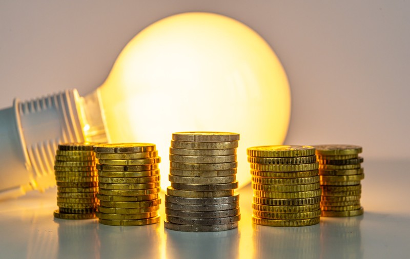 Energie electrică gratuită, pentru mii de români, de la o mare companie. Cum poți să te înscrii în program
