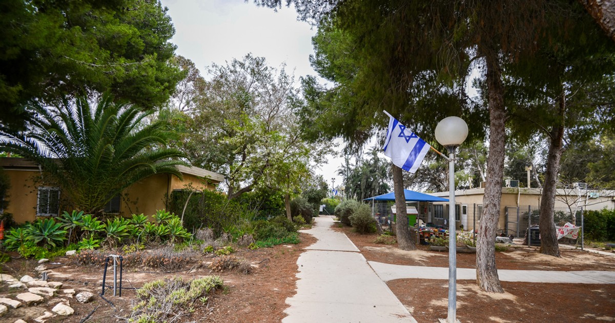Ce este un kibuţ (kibbutz) ă Imagine dintr-un kibuţ.