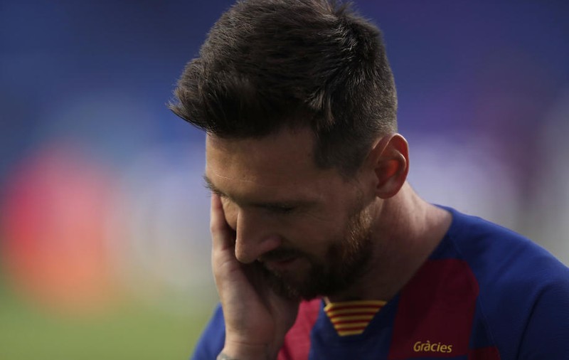 FOTO | 10 fotografii care arată modul în care a fost umilită Barcelona aseară de Bayern Munchen. Imaginea virală cu Messi din vestiar