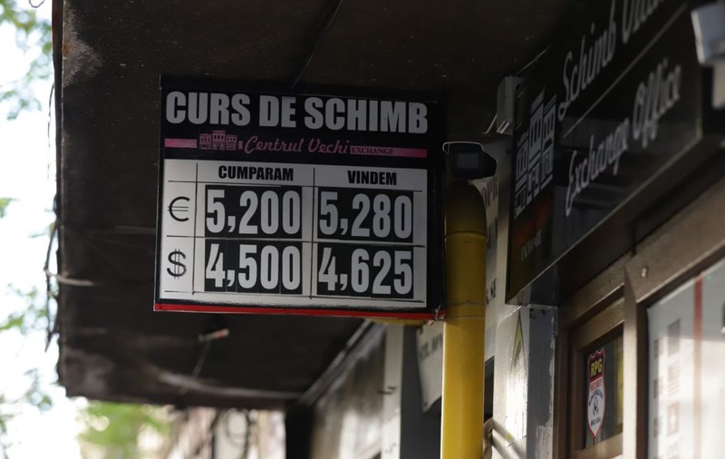 Euro crește, dolarul american scade. Cursul BNR, vineri, 26 iunie 2026