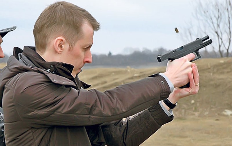 Primarul din Botoşani vrea să-şi ia pistol, speriat de ameninţările primite în ultima vreme