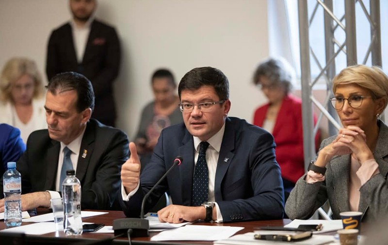 Cine este Costel Alexe, ministrul Mediului, Apelor şi Pădurilor