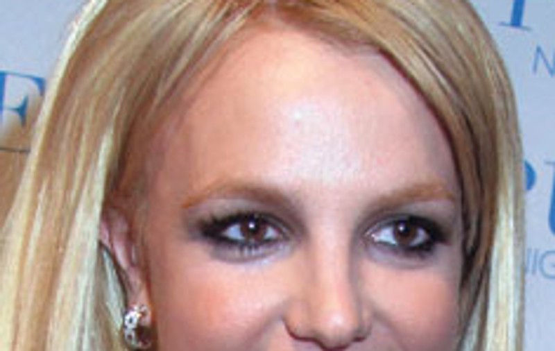 Oops! Un dansator i-a smuls lui Britney părul de pe cap